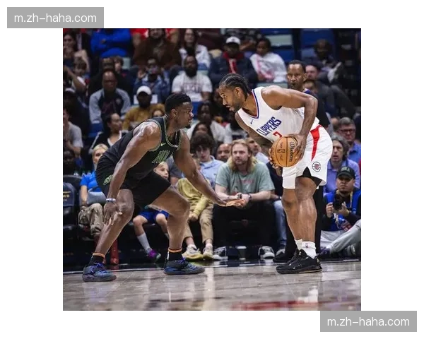 快船琼斯17分攻守平衡 侧翼防守限制鹈鹕外线核心 快船琼斯17分攻守平衡 侧翼防守限制鹈鹕外线核心